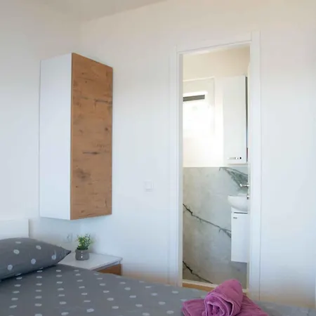 Mobilehome In - Paklenica Riviera 51119 Holiday park *